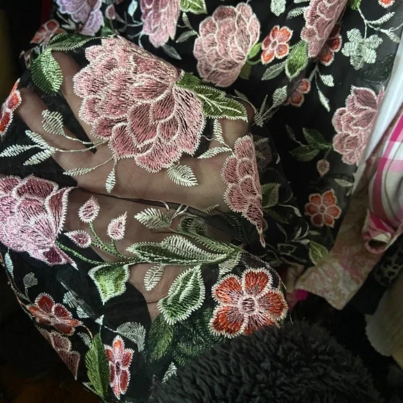 NWT Guess Floral Embroidered Mesh Strappy Cocktail Dress - Picture 5 of 6